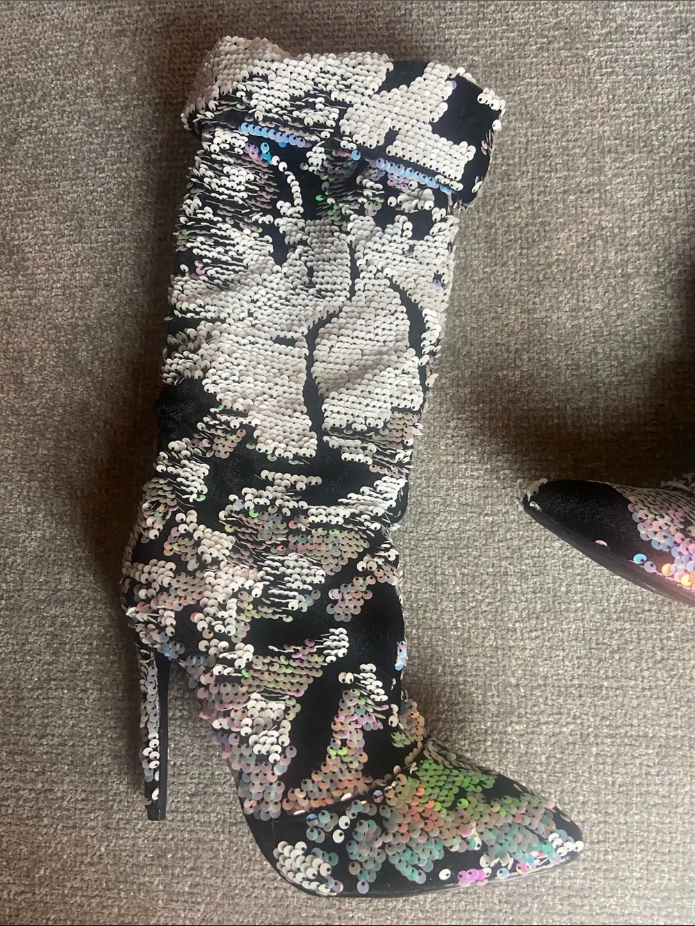 Sequined Black Multicolor Stiletto Ip to the Knee Boot size 8